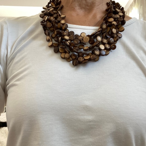 Jewelry - Brown/tan necklace